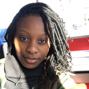 Meet your Posher, Mia